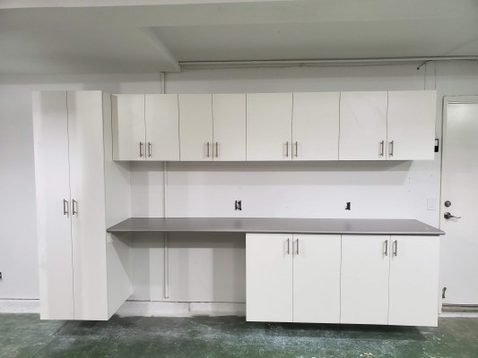 <h3>Garage Storage Cabinets</h3> <h6>Get commercial grade garage cabinets built to last with heavy duty shelves that can hold up to 100 pounds. Choose from a wide variety of sizes of garage cabinets for a completely custom look.</h6> <div class="call-to-action"> <a href="https://sandiegoclosetdesign.com/garage-cabinets/" class="services">View Products<i class="fa fa-angle-double-right"></i></a> </div>