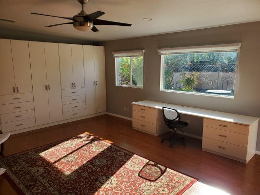 <h3>Home Office Organization</h3> <h6>Whether you want a custom hutch or a simple countertop with space-saving cabinets, San Diego Closet Design can create a home office that helps you get the job done.</h6> <div class="call-to-action"> <a href="https://sandiegoclosetdesign.com/home-offices/" class="services">View Products<i class="fa fa-angle-double-right"></i></a> </div>